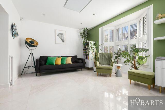Interior Designed Tastefully Presented 3 Bedroom