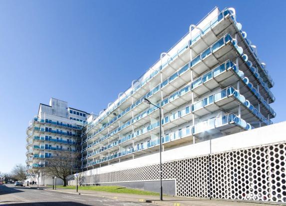 Stunning Two Double Bedroom Flat Located within H