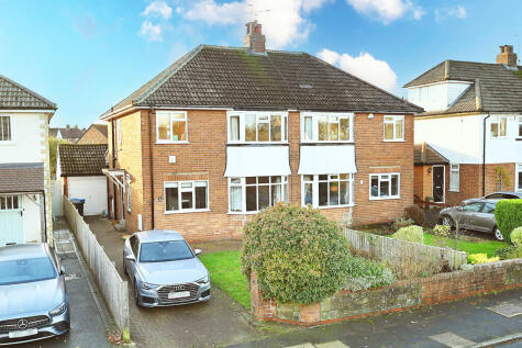 Almsford Drive, Harrogate