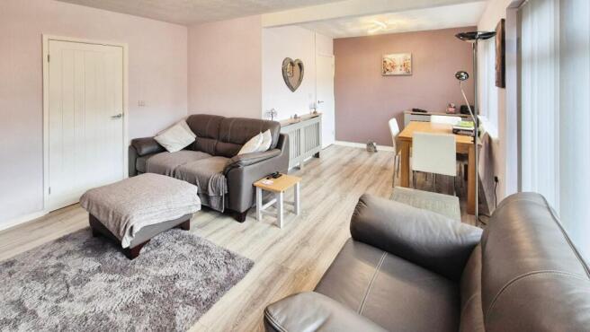 LOUNGE/DINER