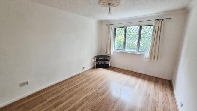 pbox-bedroom-346370.jpg