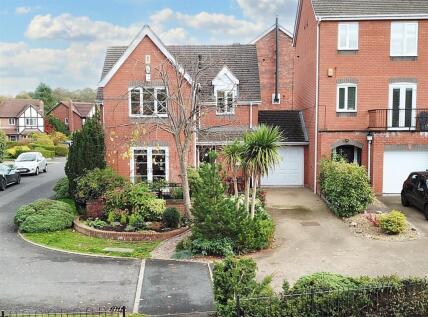 Rudyard Close, Stone