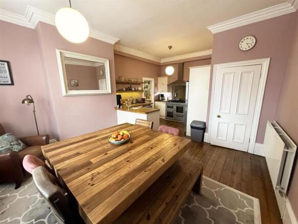 Dinning room .jpg