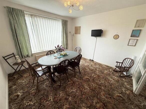 Dining room.jpg