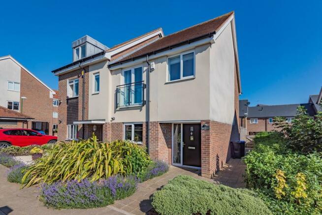 3 Bedroom Semi-detached House For Sale In Shoreham-by-Sea, BN43