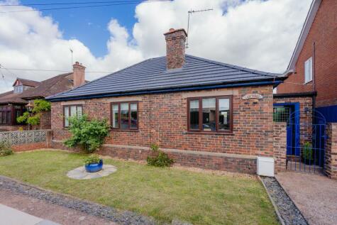Crediton - 3 bedroom detached bungalow for sale