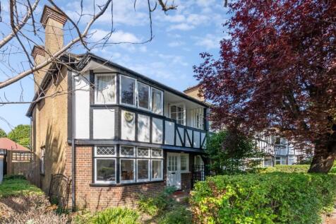 Princes Gardens,
West Acton, W3