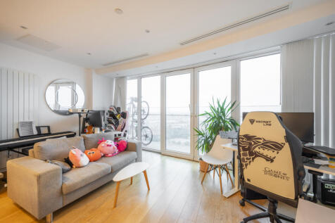 Arena Tower, 
25 Crossharbour Plaza, E14