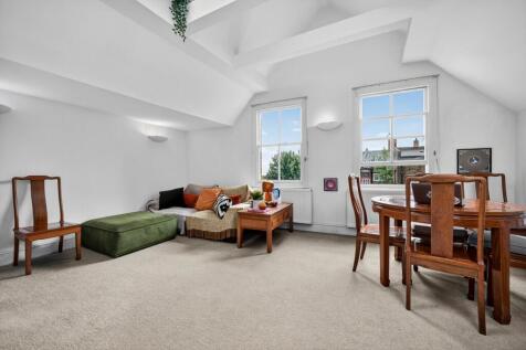 Rosslyn Hill,
Hampstead Village, NW3