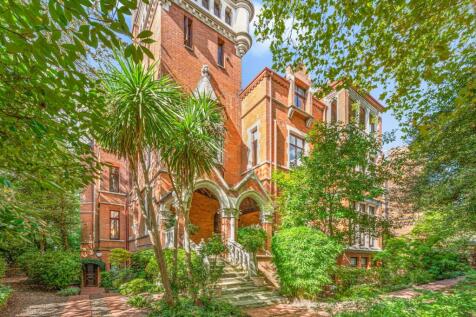 Fitzjohns Avenue, 
Hampstead, NW3