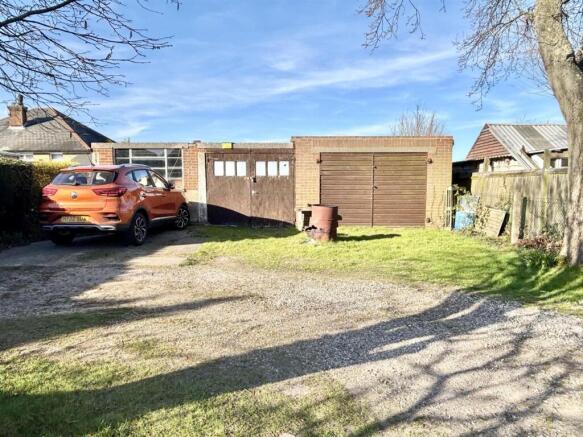 Garage/workshop