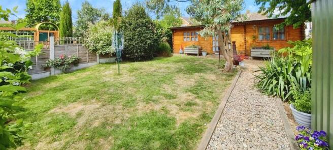 Garden/Summerhouse