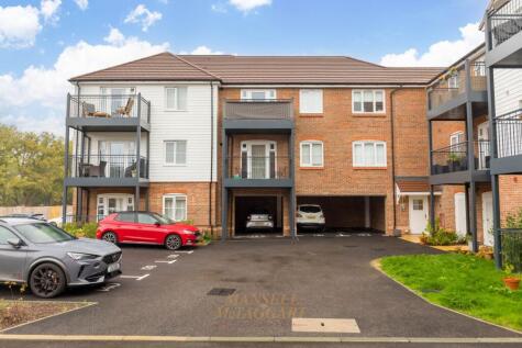 Riverbrook Road, Tinsley Green, RH10