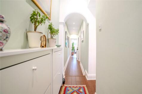 Upper Richmond Road West, London, SW14