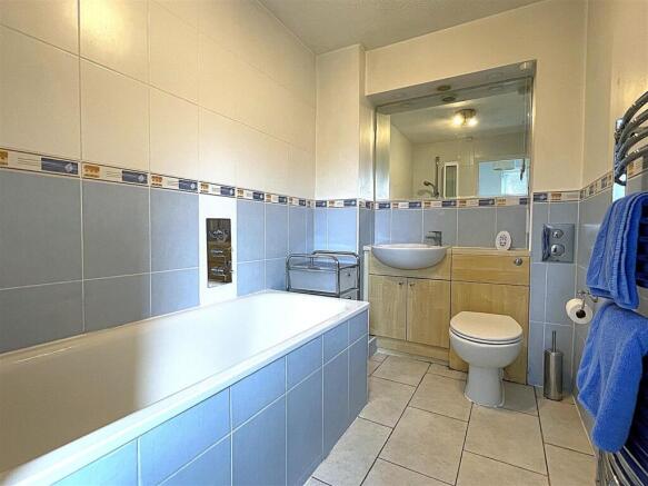 Bathroom.jpg