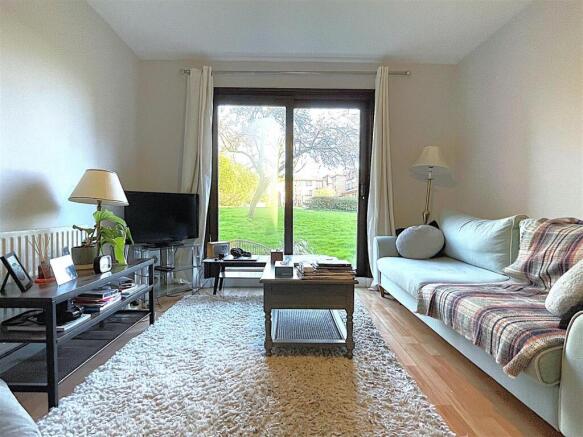 Lounge.2.jpg