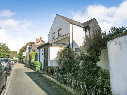 Mitre Court, Llandaff