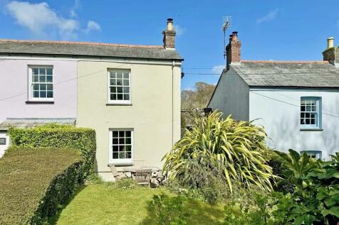 St Austell - 2 bedroom end of terrace house for sale
