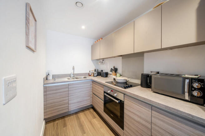 1330640-16-688cca...