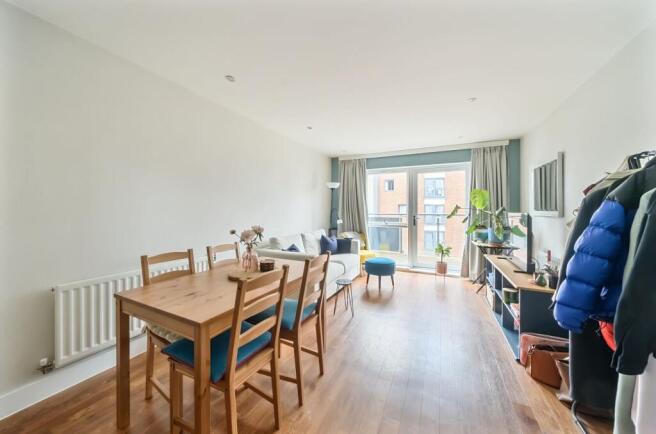 1306627-15-685037...