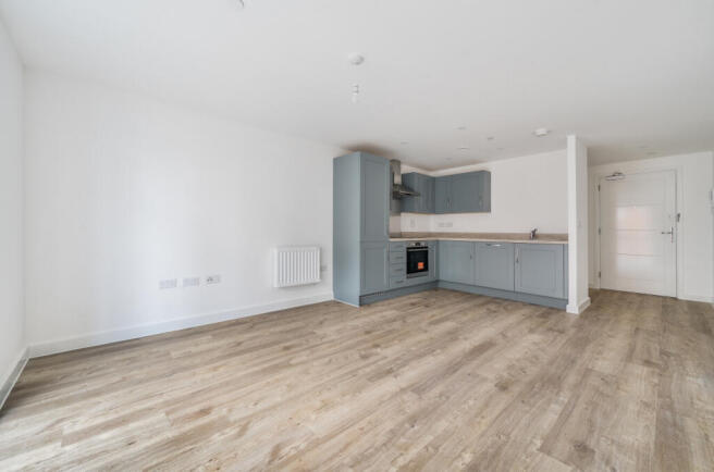 1370510-7-68ef9ec...