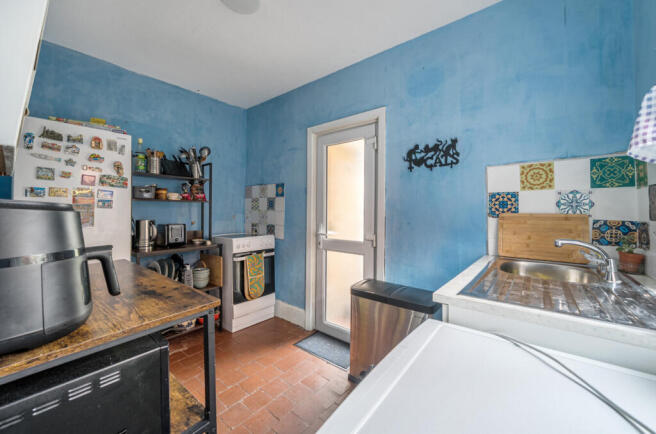 1374587-21-6904e0...