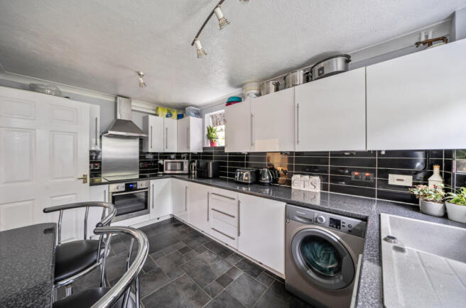 1387400-21-6936f7...