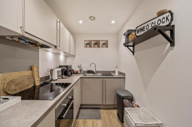 1397706-8-6966778...