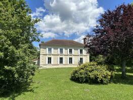 Photo of Aubeterre-sur-Dronne, Charente