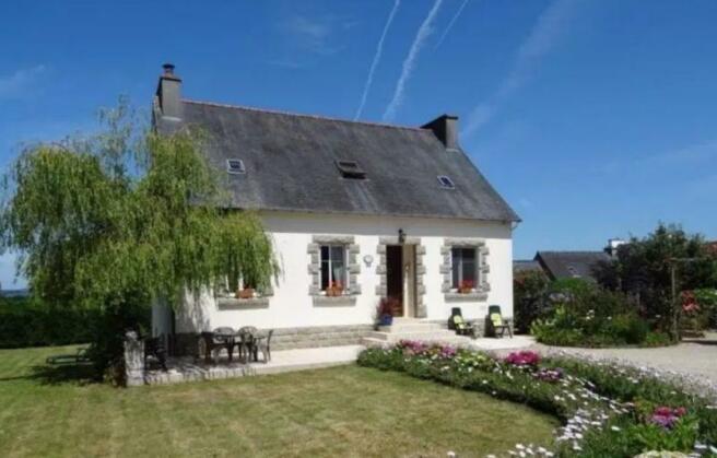 4-bedroom-cottage-for-sale-in-scrignac-finistere-france