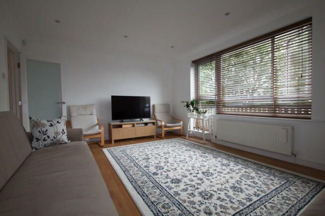 2 Bedroom Apartment To Rent In Lyonsdown Road New Barnet