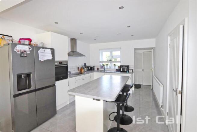 Open Plan Luxury Kitchen