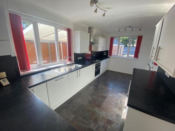 KITCHEN/DINER