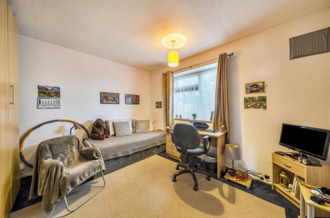 1362084-7-68e7a41...