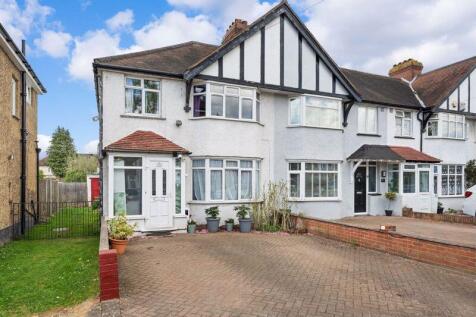 Walton Avenue, Sutton