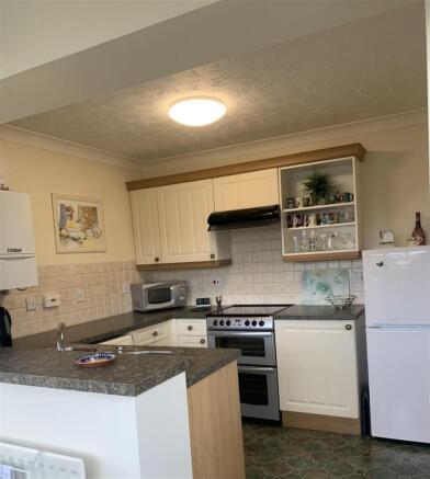 Kitchen (1).jpg