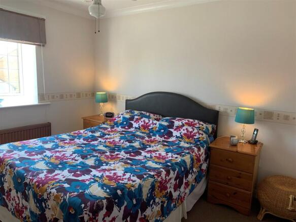 bed 1.jpg