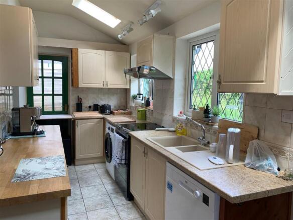 kitchen 1.jpg