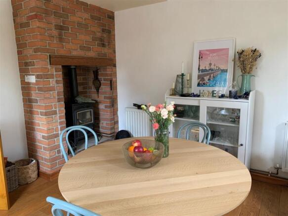 breakfast room.jpg