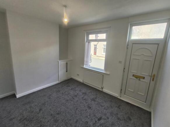 Livingroom 1.jpg