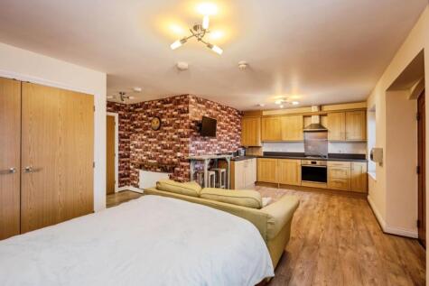 Meadow Bank, Llandarcy, Neath, Neath Port Talbot, SA10