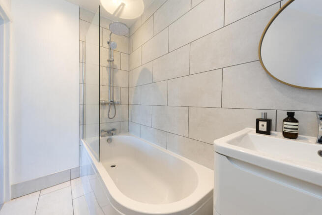 West Hill 142- bath