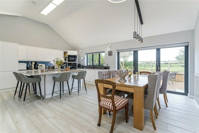 Kitchen/Dining Area