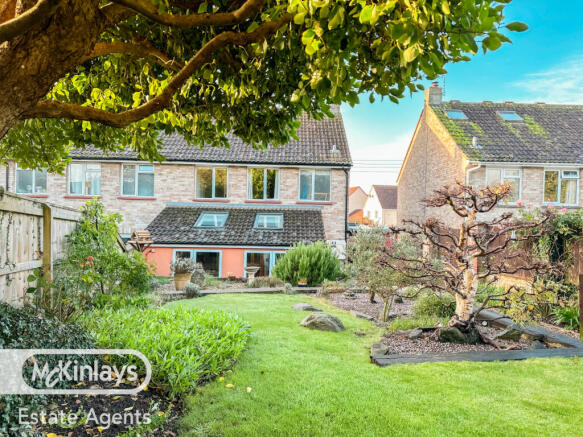 Charming Three-Bedroom Home with Spacious Living 