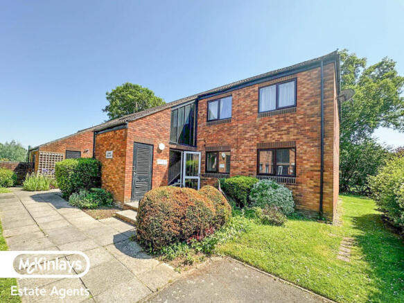2 Bedroom Ground Floor Flat near Taunton School