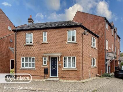 Beautiful 3 bedroom in Massingham Park, Taunton