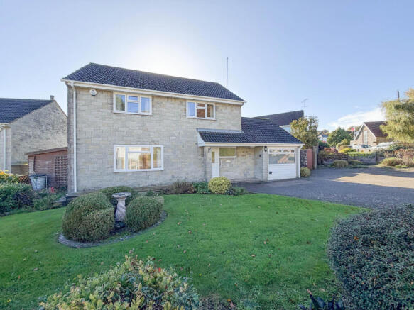 Large 3 Bedroom Detached family home with plenty