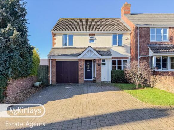 Stylish 4 Bedroom Family home in the Heart of Kin