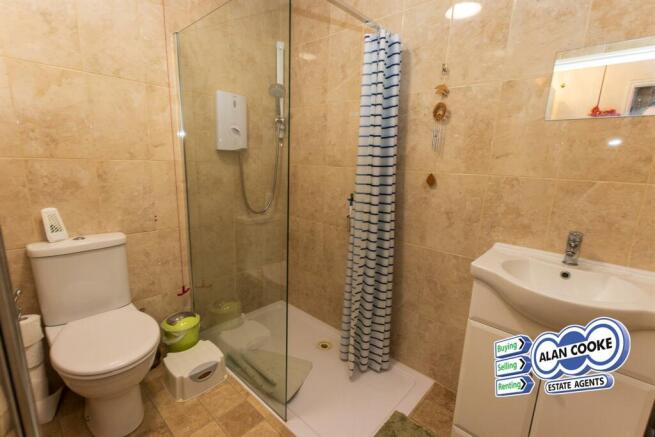 SHOWER ROOM