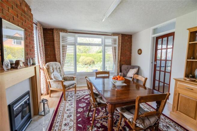 Bed 4/Dining Room